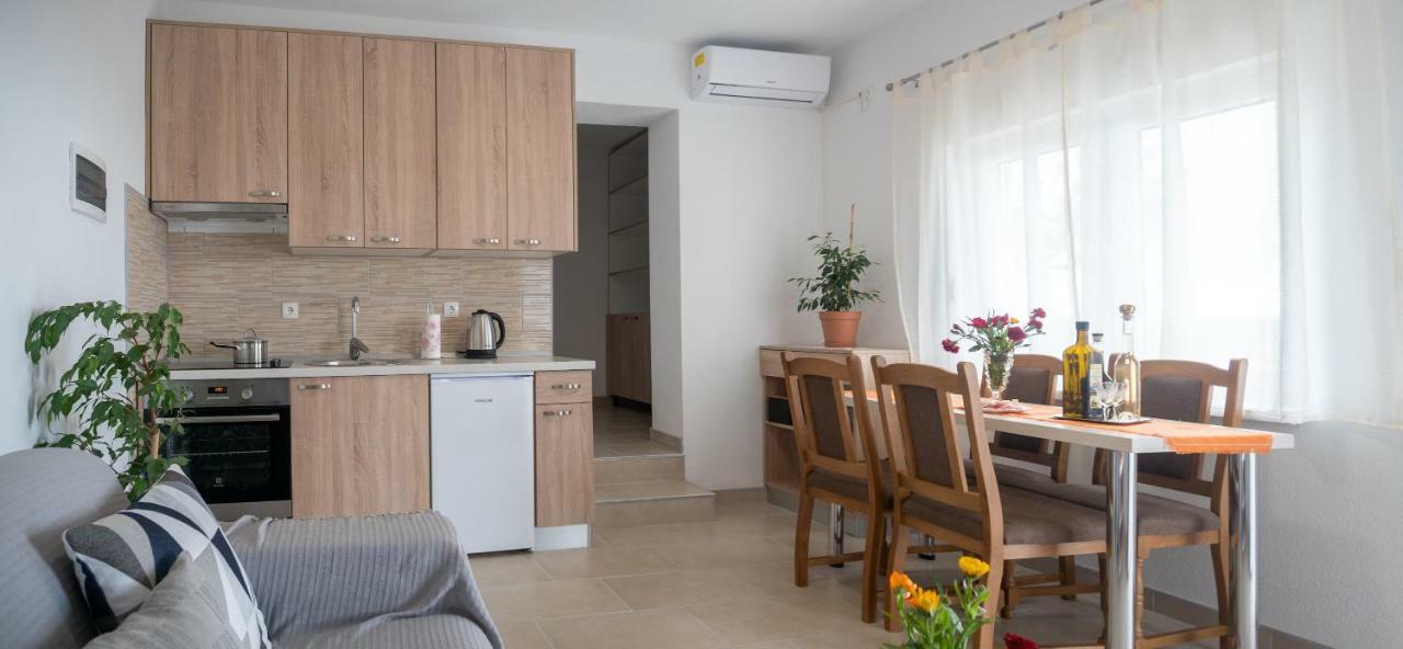 Apartments Tri Mora ราชานาส ภายนอก รูปภาพ