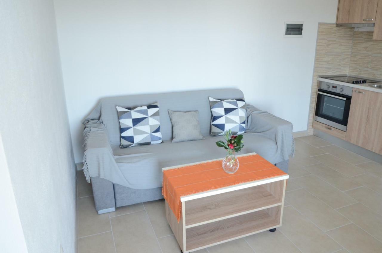 Apartments Tri Mora ราชานาส ภายนอก รูปภาพ