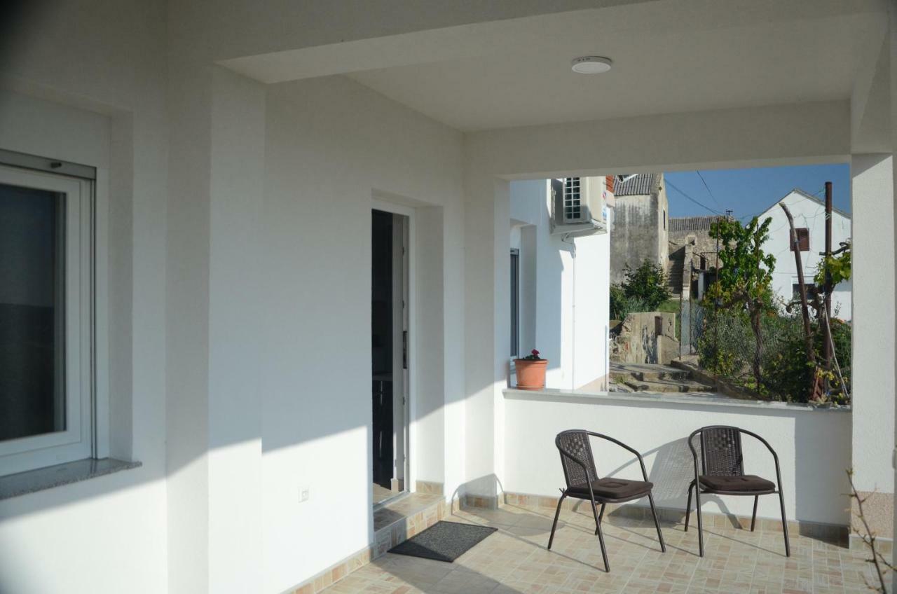 Apartments Tri Mora ราชานาส ภายนอก รูปภาพ